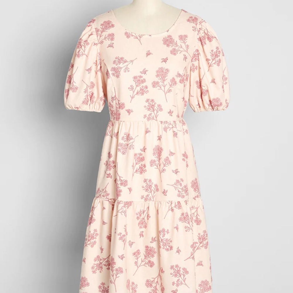 Modcloth x Princess Highway Dress bumble bees tiered